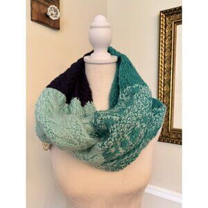 NWT SO Womens Ombre Cable Knit Infinity Scarf Blue Green